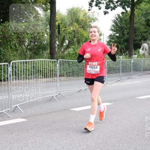 08.06.2024 - REWE Women's Run Strokosch-Dieckow http://msf.ph/oto/6260153 09.06.2024 10:02:22 Laufen 10254, 1066 meine-sportfotos.de