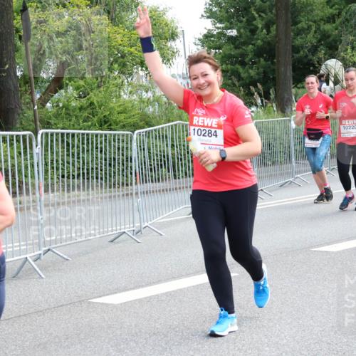 08.06.2024 - REWE Women's Run Strokosch-Dieckow http://msf.ph/oto/6260257 09.06.2024 10:03:09 Laufen 04, 3, 10284, 10220 meine-sportfotos.de