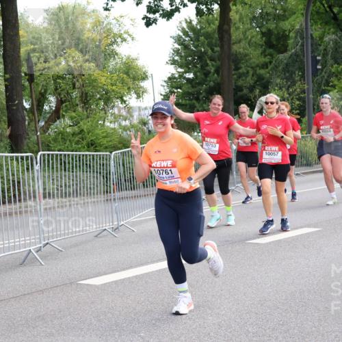 08.06.2024 - REWE Women's Run Strokosch-Dieckow http://msf.ph/oto/6260294 09.06.2024 10:03:17 Laufen 10761, 10753, 10057, 0380, 10353, 10416 meine-sportfotos.de