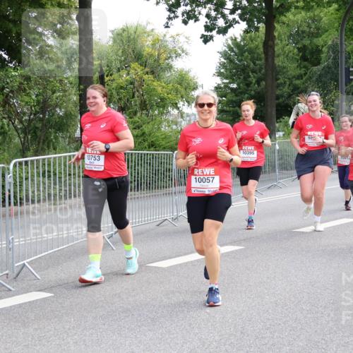 08.06.2024 - REWE Women's Run Strokosch-Dieckow http://msf.ph/oto/6260308 09.06.2024 10:03:19 Laufen 10753, 10057, 10, 10395, 10, 16, 10380 meine-sportfotos.de