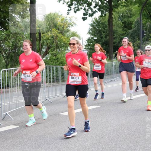 08.06.2024 - REWE Women's Run Strokosch-Dieckow http://msf.ph/oto/6260311 09.06.2024 10:03:19 Laufen 10753, 10057, 10395, 1041, 10380 meine-sportfotos.de