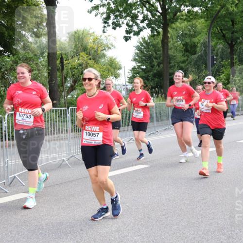 08.06.2024 - REWE Women's Run Strokosch-Dieckow http://msf.ph/oto/6260313 09.06.2024 10:03:19 Laufen 10753, 10057, 10395, 0353, 10 meine-sportfotos.de