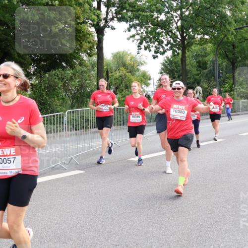 08.06.2024 - REWE Women's Run Strokosch-Dieckow http://msf.ph/oto/6260323 09.06.2024 10:03:20 Laufen 10057, 0036, 10395, 10380, 0416, 453 meine-sportfotos.de