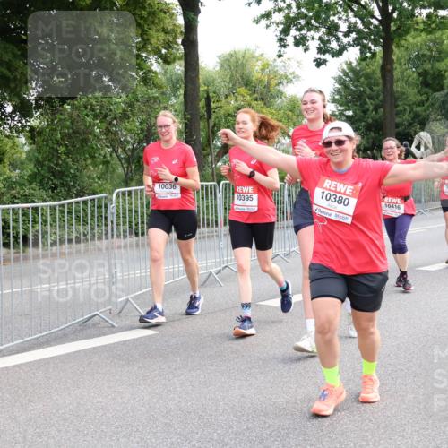 08.06.2024 - REWE Women's Run Strokosch-Dieckow http://msf.ph/oto/6260325 09.06.2024 10:03:20 Laufen 10036, 10453, 10395, 10380, 10416 meine-sportfotos.de