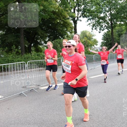 08.06.2024 - REWE Women's Run Strokosch-Dieckow http://msf.ph/oto/6260332 09.06.2024 10:03:21 Laufen 10036, 10380, 10416, 10453 meine-sportfotos.de