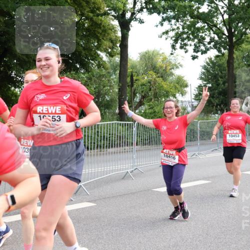 08.06.2024 - REWE Women's Run Strokosch-Dieckow http://msf.ph/oto/6260334 09.06.2024 10:03:22 Laufen 103, 153, 10416, 10453, 10040 meine-sportfotos.de