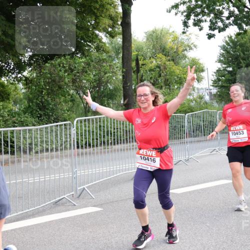 08.06.2024 - REWE Women's Run Strokosch-Dieckow http://msf.ph/oto/6260336 09.06.2024 10:03:22 Laufen 10416, 10453 meine-sportfotos.de