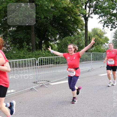 08.06.2024 - REWE Women's Run Strokosch-Dieckow http://msf.ph/oto/6260341 09.06.2024 10:03:23 Laufen 3, 10416, 10453 meine-sportfotos.de