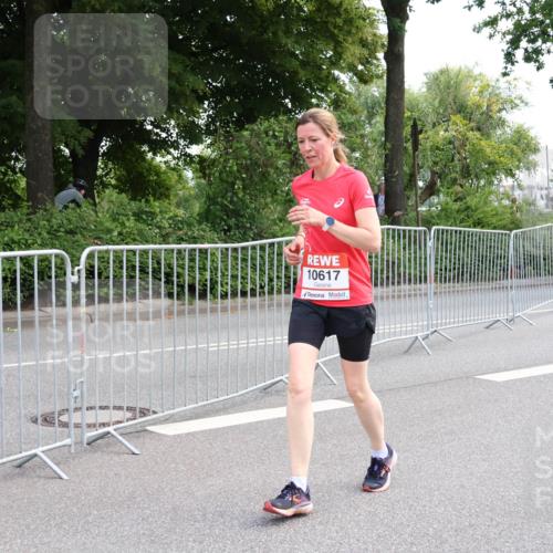 08.06.2024 - REWE Women's Run Strokosch-Dieckow http://msf.ph/oto/6260375 09.06.2024 10:03:29 Laufen 10617 meine-sportfotos.de