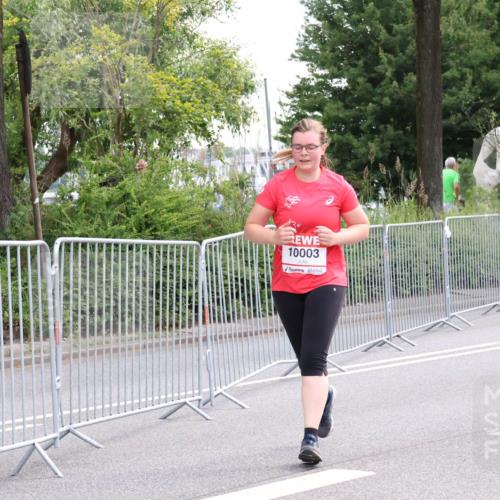 08.06.2024 - REWE Women's Run Strokosch-Dieckow http://msf.ph/oto/6260389 09.06.2024 10:03:46 Laufen 10003 meine-sportfotos.de