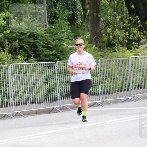 08.06.2024 - REWE Women's Run Strokosch-Dieckow http://msf.ph/oto/6260390 09.06.2024 10:03:49 Laufen 10670, 10382 meine-sportfotos.de