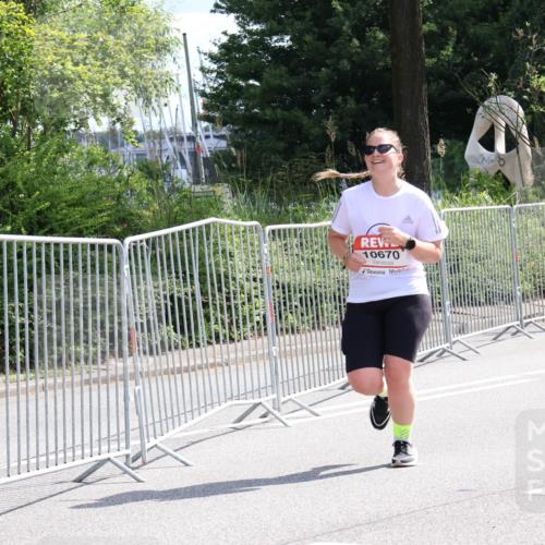 08.06.2024 - REWE Women's Run Strokosch-Dieckow http://msf.ph/oto/6260398 09.06.2024 10:03:55 Laufen 10670 meine-sportfotos.de