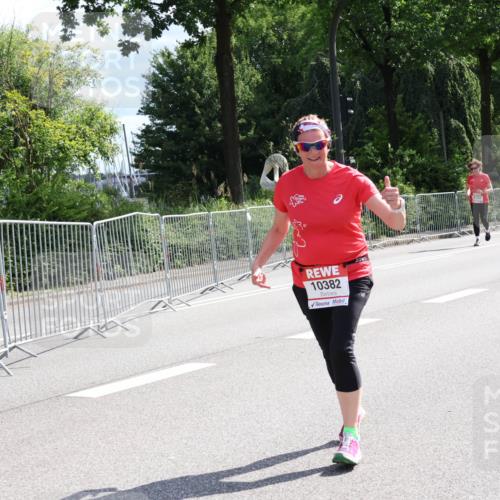 08.06.2024 - REWE Women's Run Strokosch-Dieckow http://msf.ph/oto/6260411 09.06.2024 10:03:57 Laufen 10382 meine-sportfotos.de