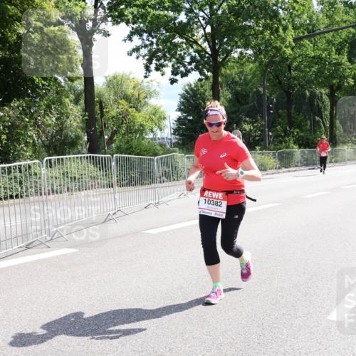 08.06.2024 - REWE Women's Run Strokosch-Dieckow http://msf.ph/oto/6260416 09.06.2024 10:03:58 Laufen 10382 meine-sportfotos.de