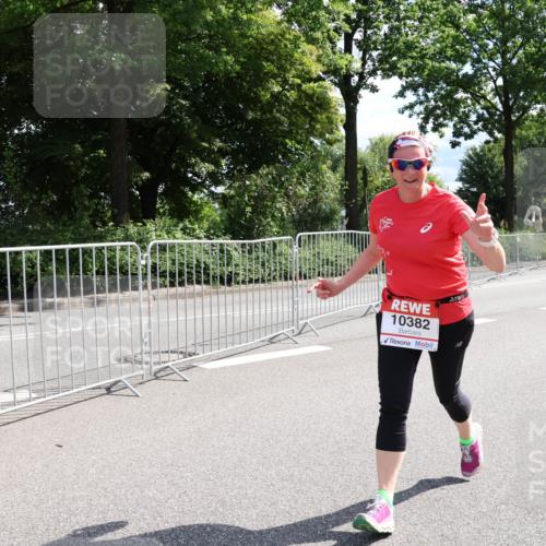 08.06.2024 - REWE Women's Run Strokosch-Dieckow http://msf.ph/oto/6260421 09.06.2024 10:03:58 Laufen 10382 meine-sportfotos.de