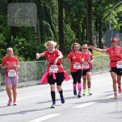 08.06.2024 - REWE Women's Run Strokosch-Dieckow http://msf.ph/oto/6260467 09.06.2024 10:04:16 Laufen 10294, 10371, 10541, 10435, 10569 meine-sportfotos.de