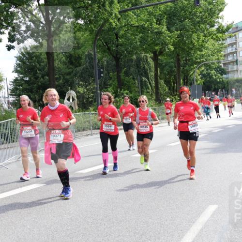 08.06.2024 - REWE Women's Run Strokosch-Dieckow http://msf.ph/oto/6260484 09.06.2024 10:04:20 Laufen 10514, 10294, 10541, 10435, 10569, 10371 meine-sportfotos.de
