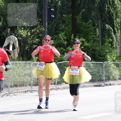 08.06.2024 - REWE Women's Run Strokosch-Dieckow http://msf.ph/oto/6260543 09.06.2024 10:04:39 Laufen 10081, 10685, 10710 meine-sportfotos.de