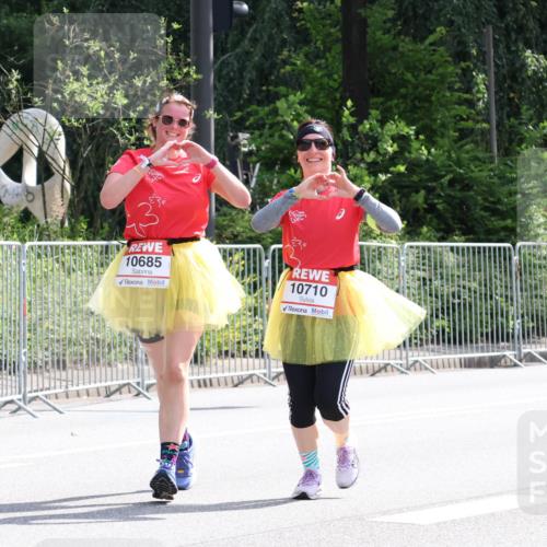08.06.2024 - REWE Women's Run Strokosch-Dieckow http://msf.ph/oto/6260546 09.06.2024 10:04:40 Laufen 10685, 3, 10710 meine-sportfotos.de
