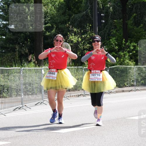 08.06.2024 - REWE Women's Run Strokosch-Dieckow http://msf.ph/oto/6260551 09.06.2024 10:04:41 Laufen 10685, 10710 meine-sportfotos.de