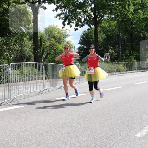 08.06.2024 - REWE Women's Run Strokosch-Dieckow http://msf.ph/oto/6260559 09.06.2024 10:04:42 Laufen 10710 meine-sportfotos.de