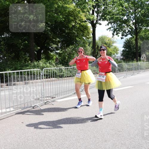 08.06.2024 - REWE Women's Run Strokosch-Dieckow http://msf.ph/oto/6260566 09.06.2024 10:04:44 Laufen 0685, 10710 meine-sportfotos.de