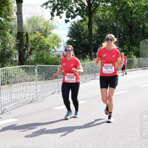 08.06.2024 - REWE Women's Run Strokosch-Dieckow http://msf.ph/oto/6260579 09.06.2024 10:04:53 Laufen 10324, 10110 meine-sportfotos.de