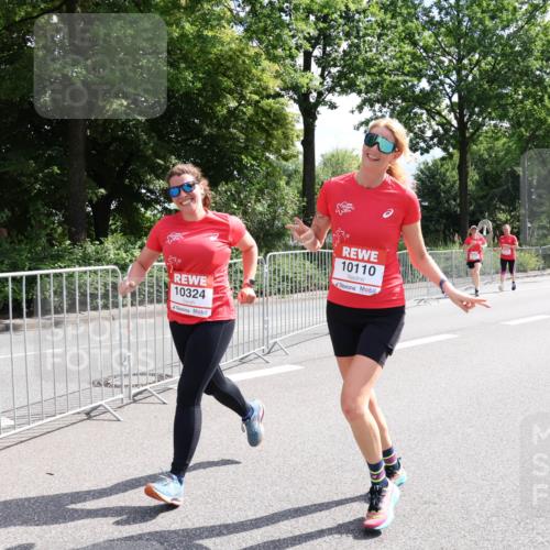 08.06.2024 - REWE Women's Run Strokosch-Dieckow http://msf.ph/oto/6260587 09.06.2024 10:04:54 Laufen 10324, 10110 meine-sportfotos.de
