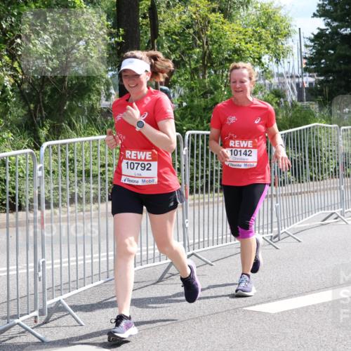08.06.2024 - REWE Women's Run Strokosch-Dieckow http://msf.ph/oto/6260594 09.06.2024 10:04:57 Laufen 10792, 10142 meine-sportfotos.de