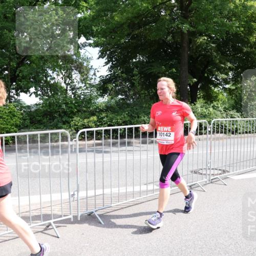 08.06.2024 - REWE Women's Run Strokosch-Dieckow http://msf.ph/oto/6260607 09.06.2024 10:05:00 Laufen 792, 10142 meine-sportfotos.de