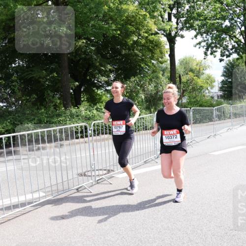08.06.2024 - REWE Women's Run Strokosch-Dieckow http://msf.ph/oto/6260626 09.06.2024 10:05:04 Laufen 10767, 10372 meine-sportfotos.de