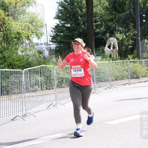 08.06.2024 - REWE Women's Run Strokosch-Dieckow http://msf.ph/oto/6260674 09.06.2024 10:05:33 Laufen 10436, 10075 meine-sportfotos.de