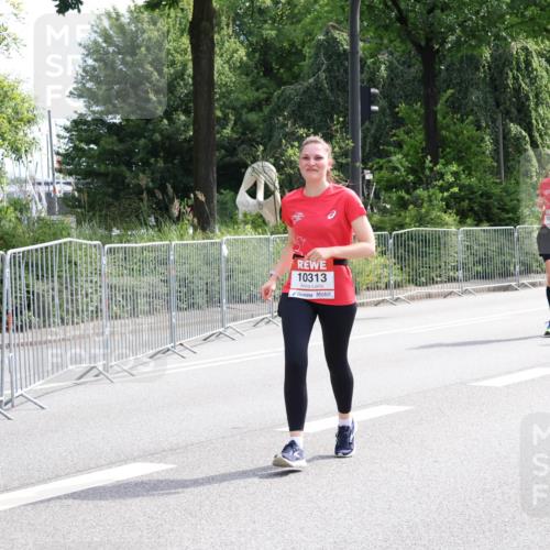 08.06.2024 - REWE Women's Run Strokosch-Dieckow http://msf.ph/oto/6260697 09.06.2024 10:05:45 Laufen 10313, 10337, 10768 meine-sportfotos.de