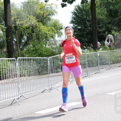 08.06.2024 - REWE Women's Run Strokosch-Dieckow http://msf.ph/oto/6260719 09.06.2024 10:05:54 Laufen 10080 meine-sportfotos.de