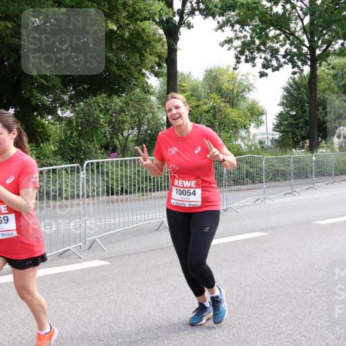 08.06.2024 - REWE Women's Run Strokosch-Dieckow http://msf.ph/oto/6260761 09.06.2024 10:06:13 Laufen 10469, 10054 meine-sportfotos.de