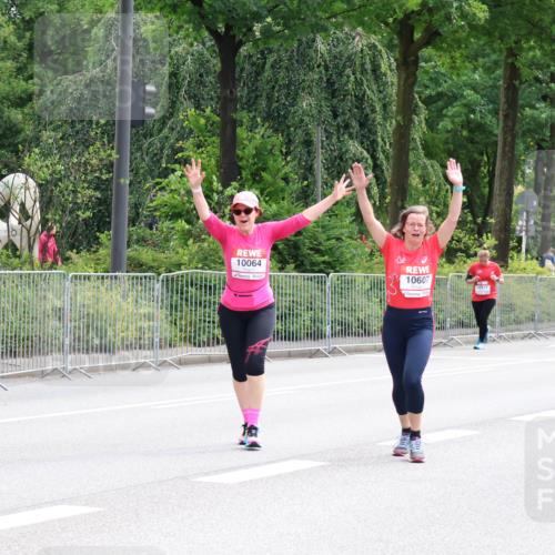 08.06.2024 - REWE Women's Run Strokosch-Dieckow http://msf.ph/oto/6260781 09.06.2024 10:06:26 Laufen 10064, 10607 meine-sportfotos.de