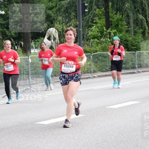 08.06.2024 - REWE Women's Run Strokosch-Dieckow http://msf.ph/oto/6260816 09.06.2024 10:06:35 Laufen 10005, 10577, 10298, 10649 meine-sportfotos.de