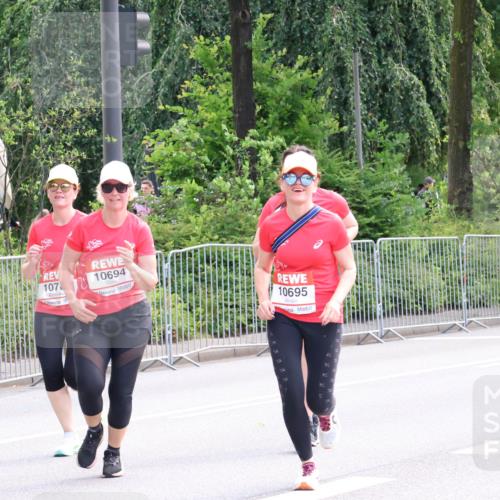 08.06.2024 - REWE Women's Run Strokosch-Dieckow http://msf.ph/oto/6260930 09.06.2024 10:07:04 Laufen 107, 10694, 10695 meine-sportfotos.de