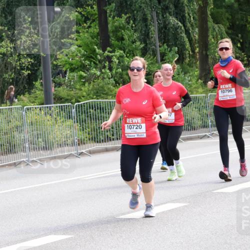08.06.2024 - REWE Women's Run Strokosch-Dieckow http://msf.ph/oto/6260943 09.06.2024 10:07:13 Laufen 10720, 17, 10796, 10290 meine-sportfotos.de