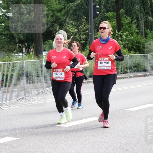 08.06.2024 - REWE Women's Run Strokosch-Dieckow http://msf.ph/oto/6260959 09.06.2024 10:07:16 Laufen 10797, 10796, 10290 meine-sportfotos.de