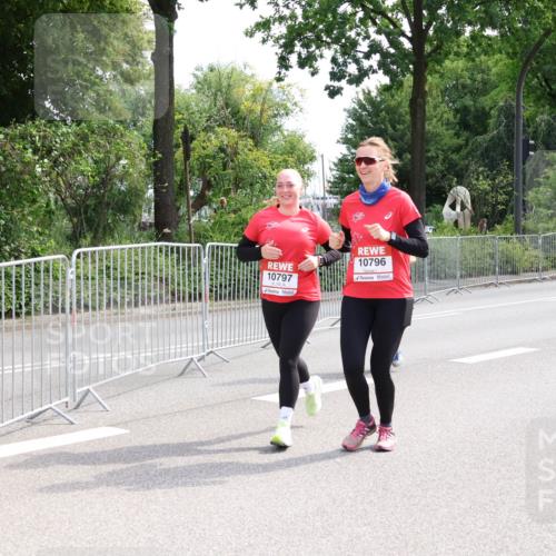 08.06.2024 - REWE Women's Run Strokosch-Dieckow http://msf.ph/oto/6260968 09.06.2024 10:07:17 Laufen 10797, 10796 meine-sportfotos.de