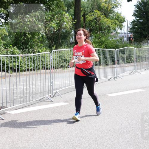 08.06.2024 - REWE Women's Run Strokosch-Dieckow http://msf.ph/oto/6260975 09.06.2024 10:07:19 Laufen 10 meine-sportfotos.de