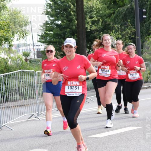 08.06.2024 - REWE Women's Run Strokosch-Dieckow http://msf.ph/oto/6261041 09.06.2024 10:07:39 Laufen 10, 10251, 103, 10733, 035, 10167, 10223 meine-sportfotos.de