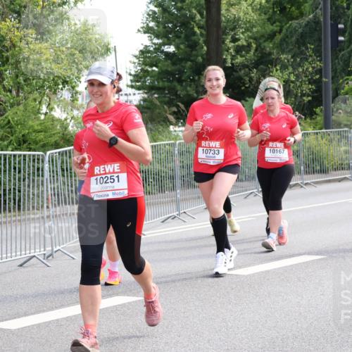 08.06.2024 - REWE Women's Run Strokosch-Dieckow http://msf.ph/oto/6261043 09.06.2024 10:07:40 Laufen 10251, 10733, 10167, 10223 meine-sportfotos.de