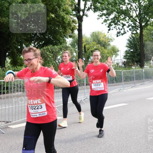 08.06.2024 - REWE Women's Run Strokosch-Dieckow http://msf.ph/oto/6261064 09.06.2024 10:07:44 Laufen 10223, 10362, 10331 meine-sportfotos.de