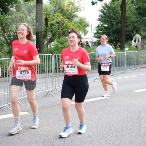 08.06.2024 - REWE Women's Run Strokosch-Dieckow http://msf.ph/oto/6261109 09.06.2024 10:08:01 Laufen 148, 10775, 10164, 10497, 10342 meine-sportfotos.de