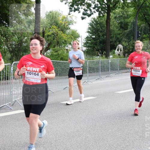 08.06.2024 - REWE Women's Run Strokosch-Dieckow http://msf.ph/oto/6261112 09.06.2024 10:08:02 Laufen 10775, 10164, 10497, 10342 meine-sportfotos.de