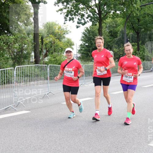 08.06.2024 - REWE Women's Run Strokosch-Dieckow http://msf.ph/oto/6261145 09.06.2024 10:08:30 Laufen 10628, 12, 10124 meine-sportfotos.de