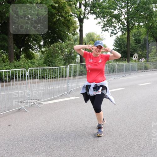08.06.2024 - REWE Women's Run Strokosch-Dieckow http://msf.ph/oto/6261168 09.06.2024 10:08:34 Laufen 1 meine-sportfotos.de