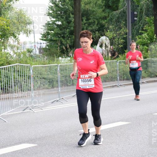 08.06.2024 - REWE Women's Run Strokosch-Dieckow http://msf.ph/oto/6261541 09.06.2024 10:01:26 Laufen 10356, 10537 meine-sportfotos.de